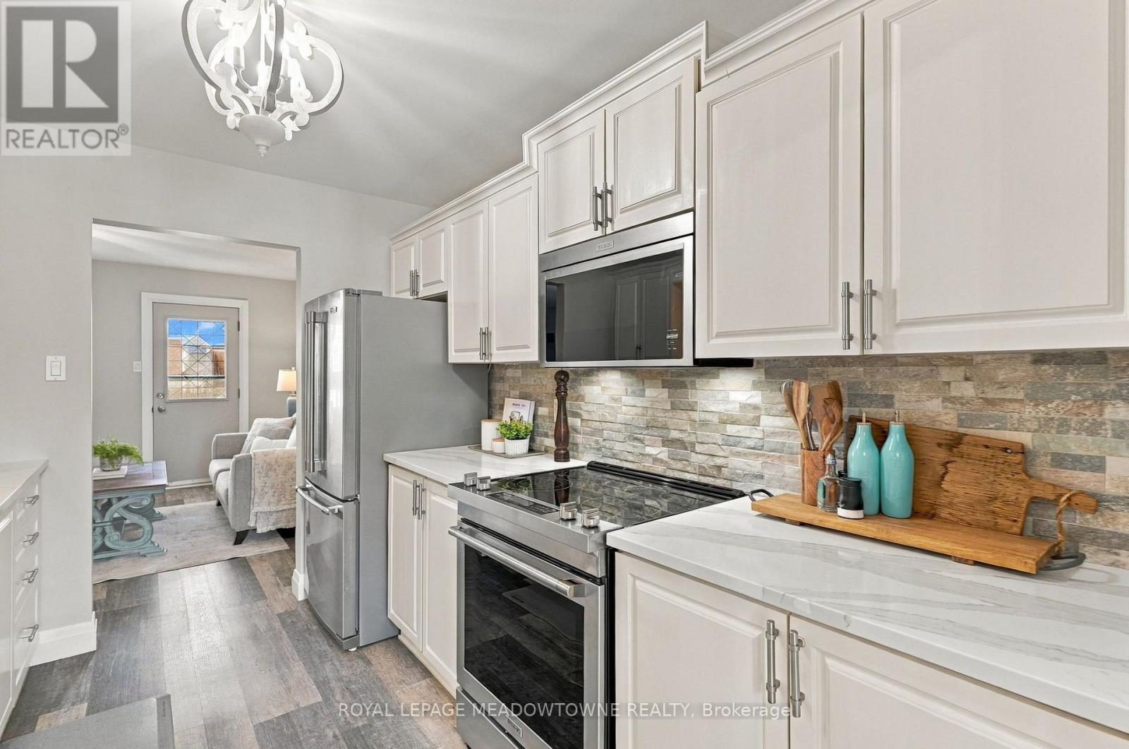 36 - 1115 Nellis Street Property Photo 10