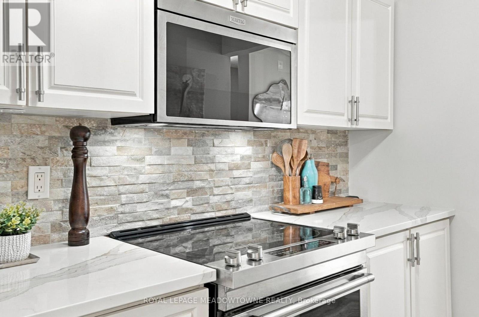 36 - 1115 Nellis Street Property Photo 12
