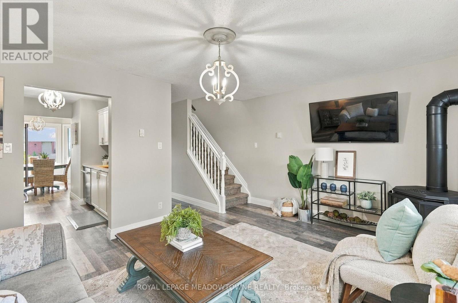 36 - 1115 Nellis Street Property Photo 18
