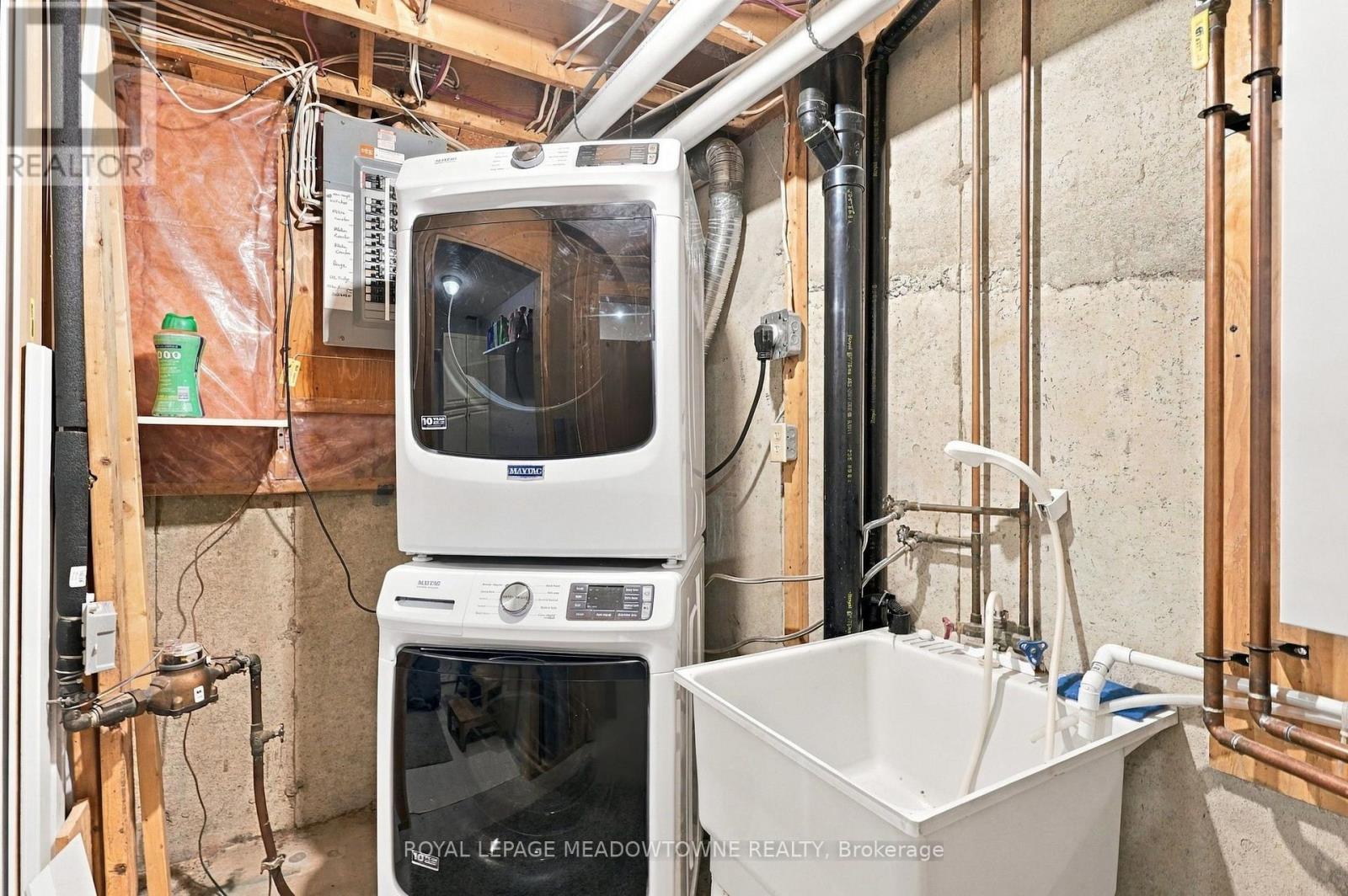 36 - 1115 Nellis Street Property Photo 32