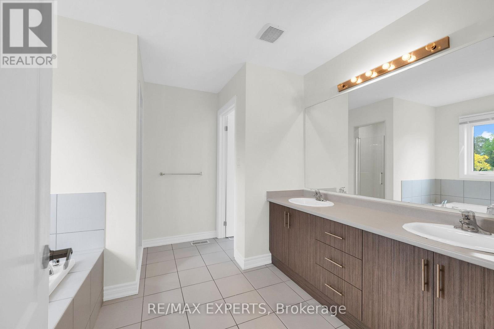 157 Tumblewood Place Property Photo 18