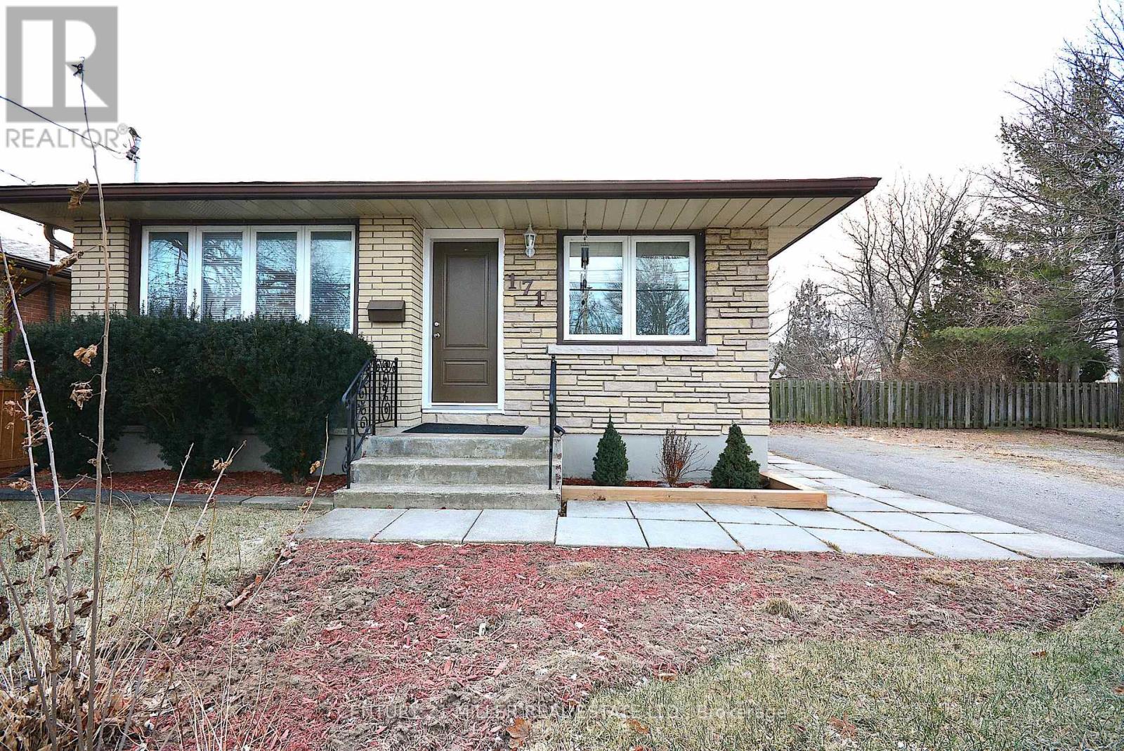 2 - 171 Rykert Street Property Photo 1