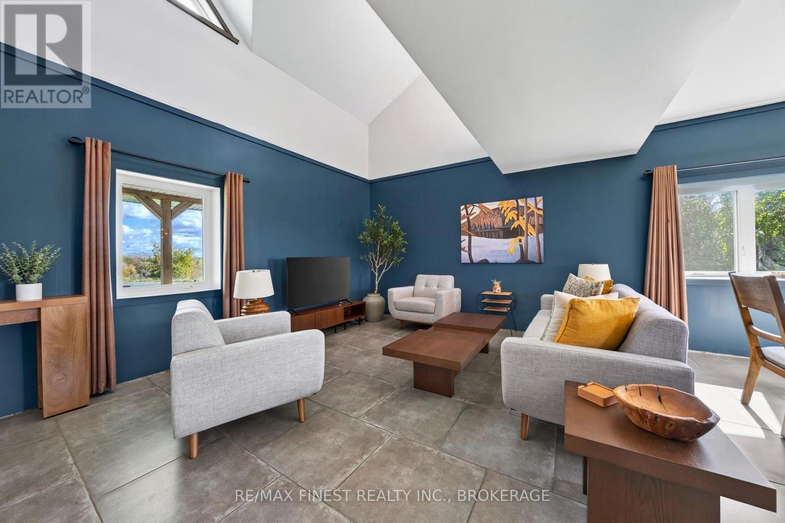 4084 Florida Road Property Photo 4