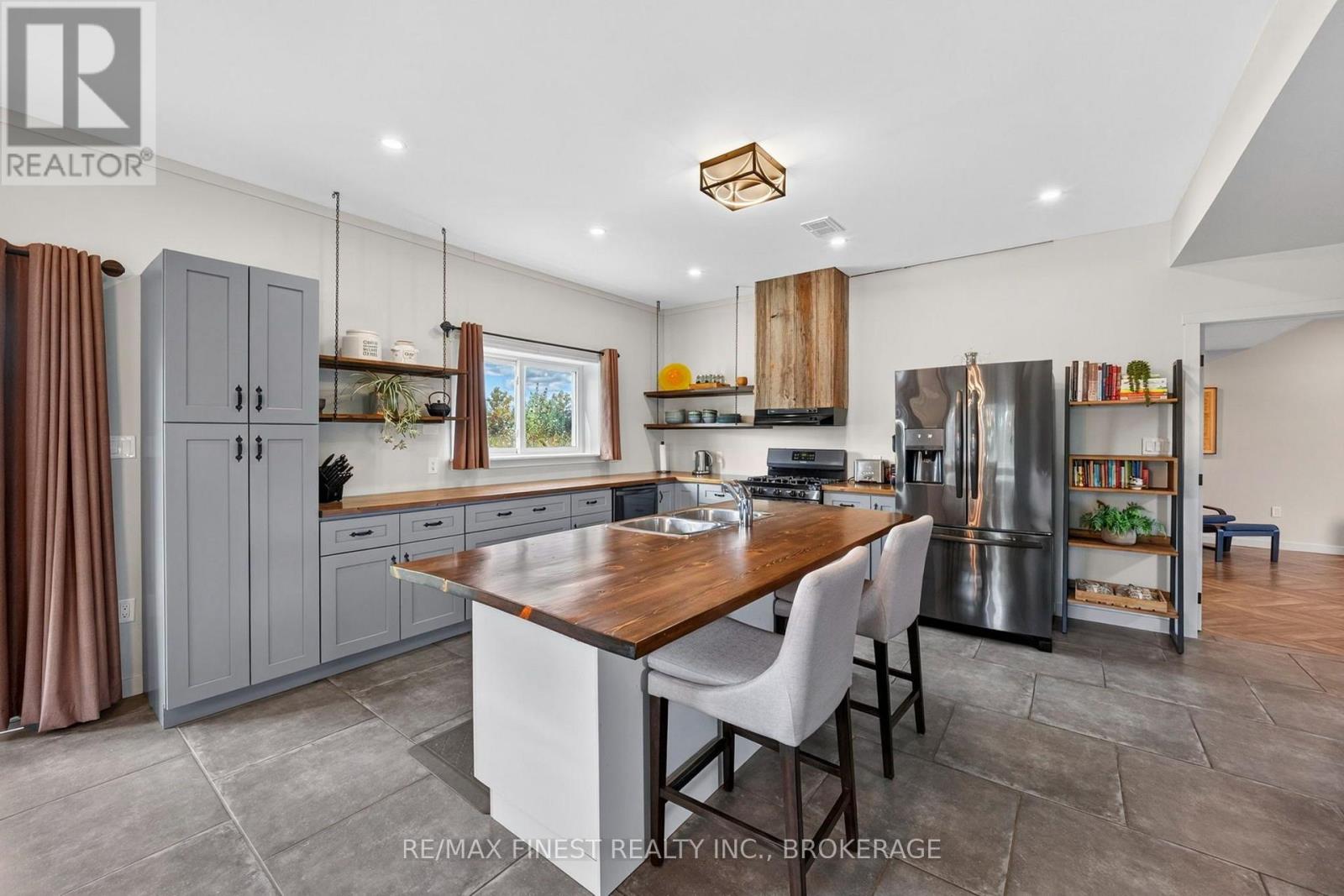 4084 Florida Road Property Photo 6
