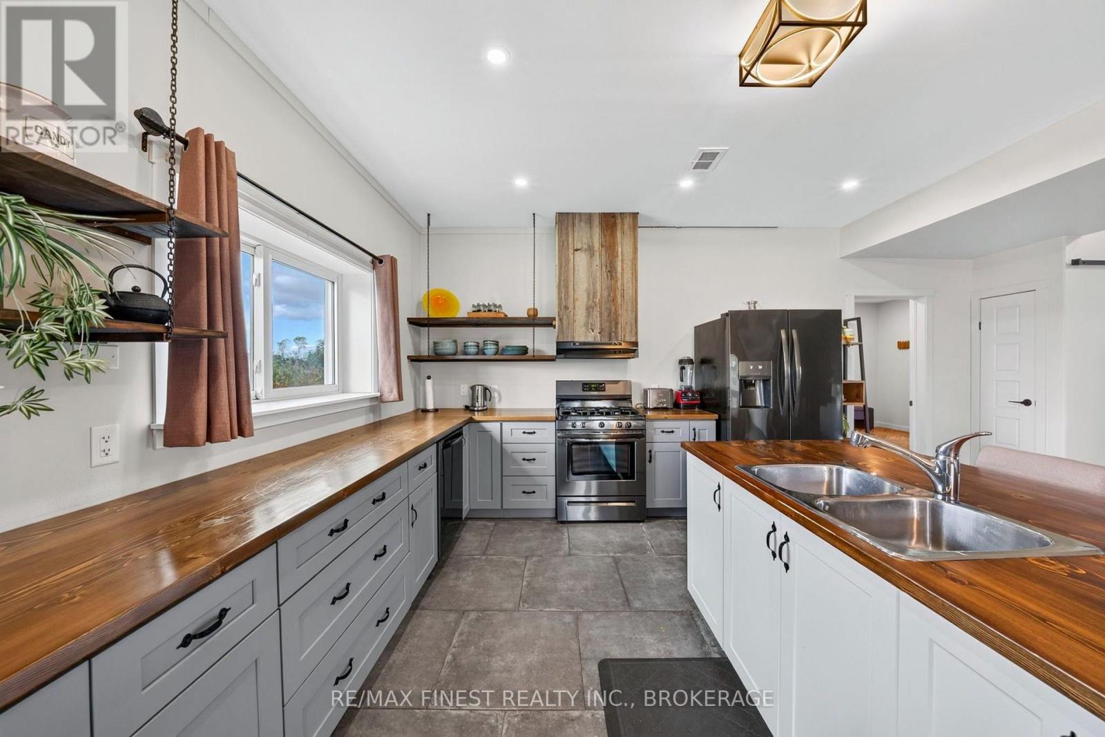 4084 Florida Road Property Photo 8