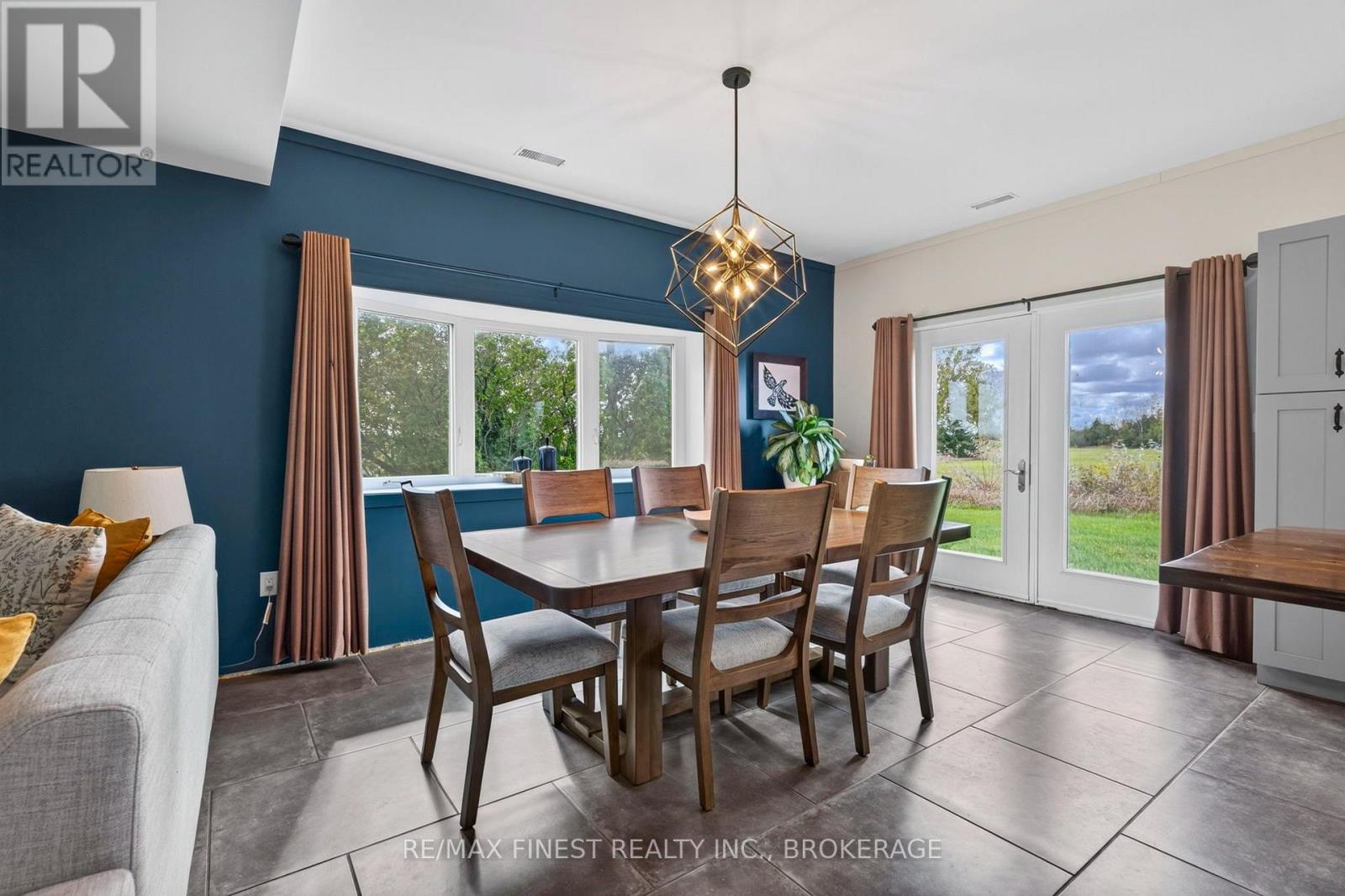 4084 Florida Road Property Photo 10