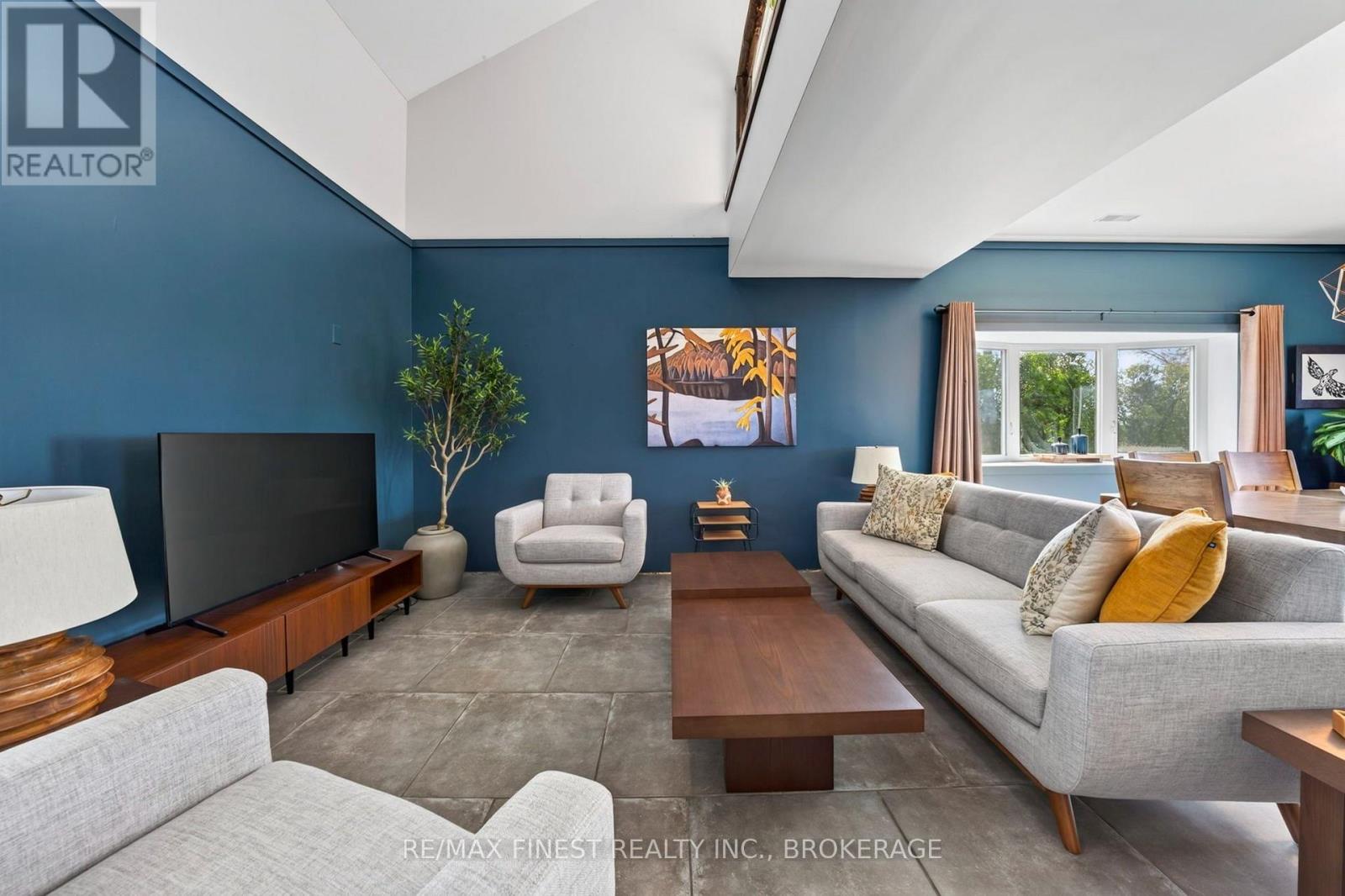 4084 Florida Road Property Photo 11
