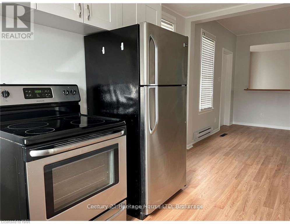 Lower - 61 Phipps Street Property Photo 5