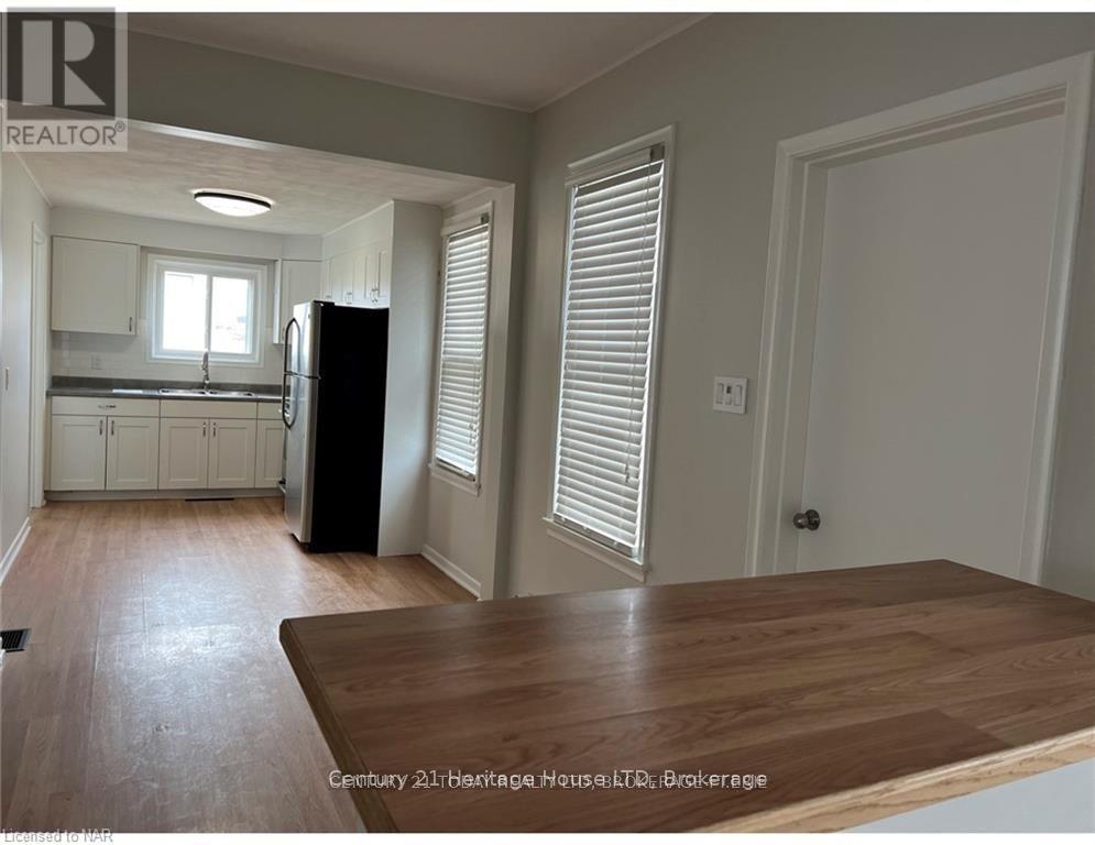 Lower - 61 Phipps Street Property Photo 6