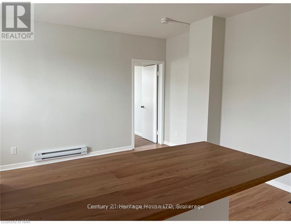 Lower - 61 Phipps Street Property Photo 7