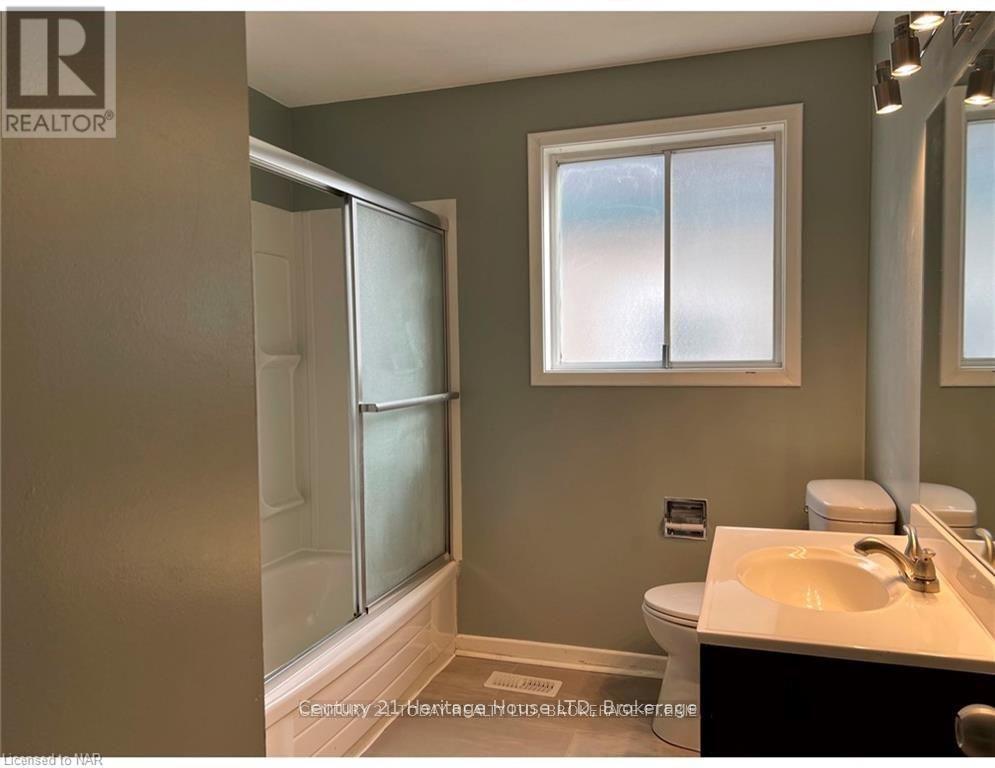 Lower - 61 Phipps Street Property Photo 13