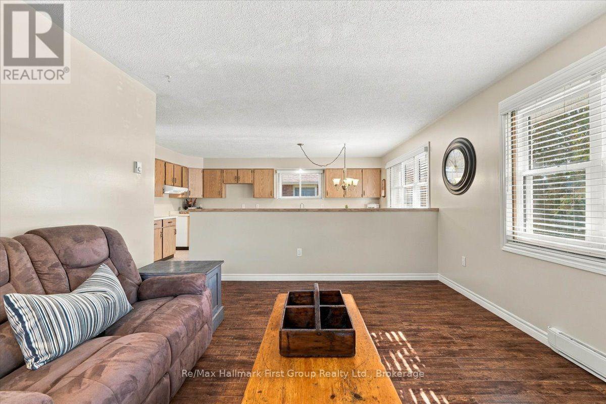 192 St. Lawrence Street W Property Photo 4