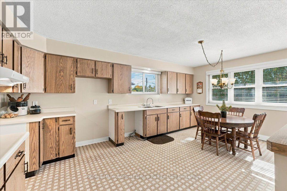 192 St. Lawrence Street W Property Photo 8