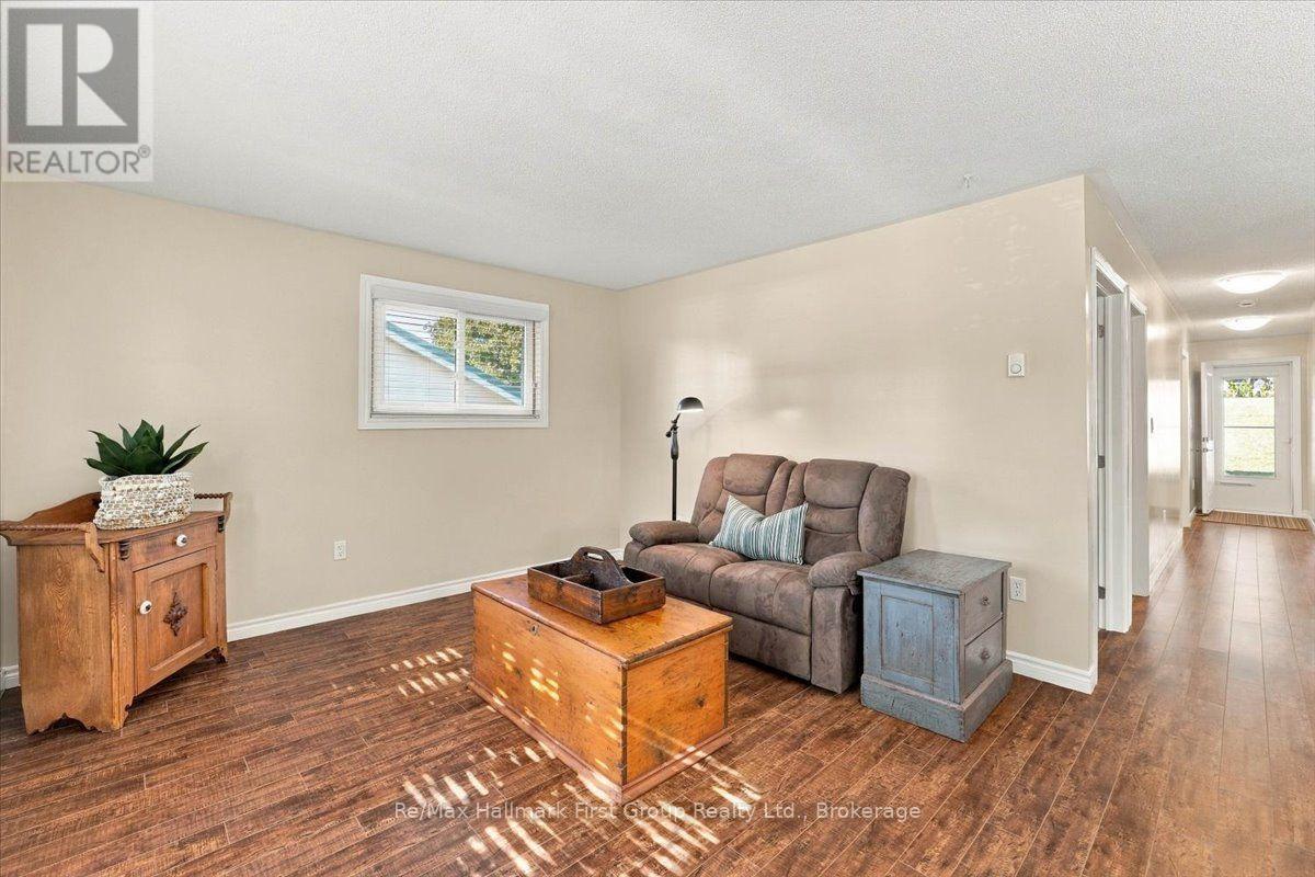 192 St. Lawrence Street W Property Photo 10