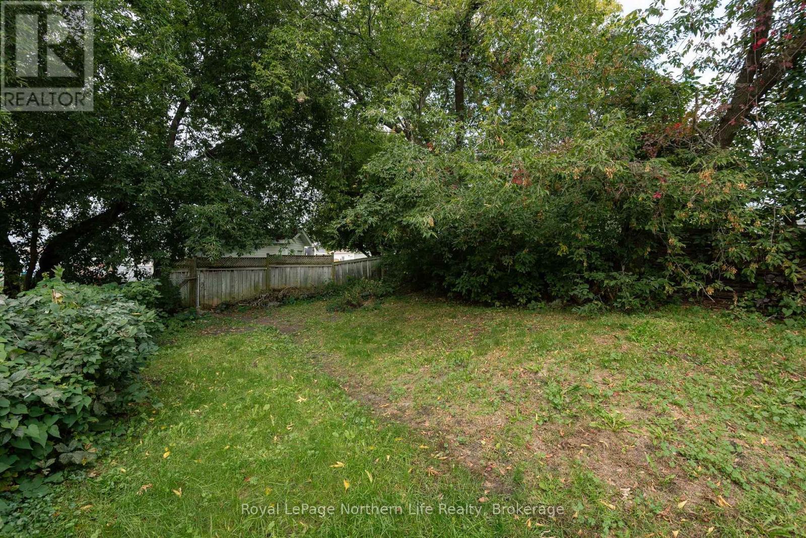 841 Worthington Street E Property Photo 5