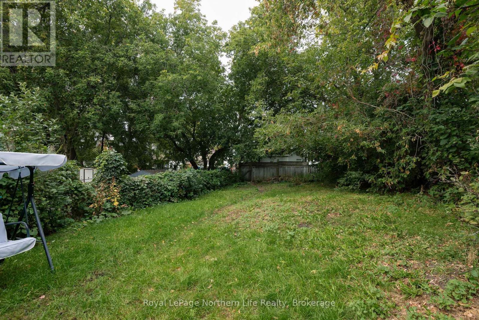 841 Worthington Street E Property Photo 7