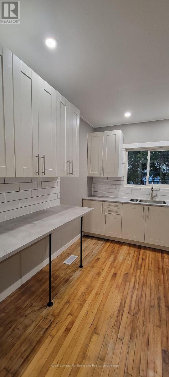 841 Worthington Street E Property Photo 9