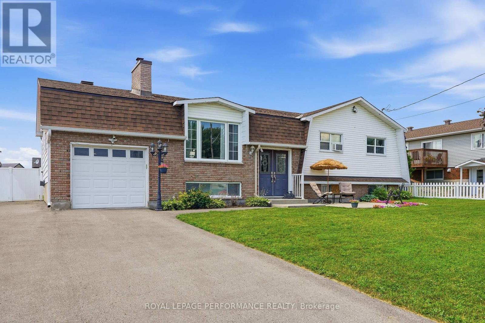 321 SAINTE-ANNE STREET Property Photo 1