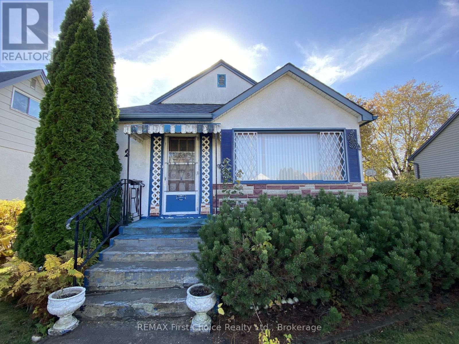 262 EMPIRE AVENUE Property Photo 1