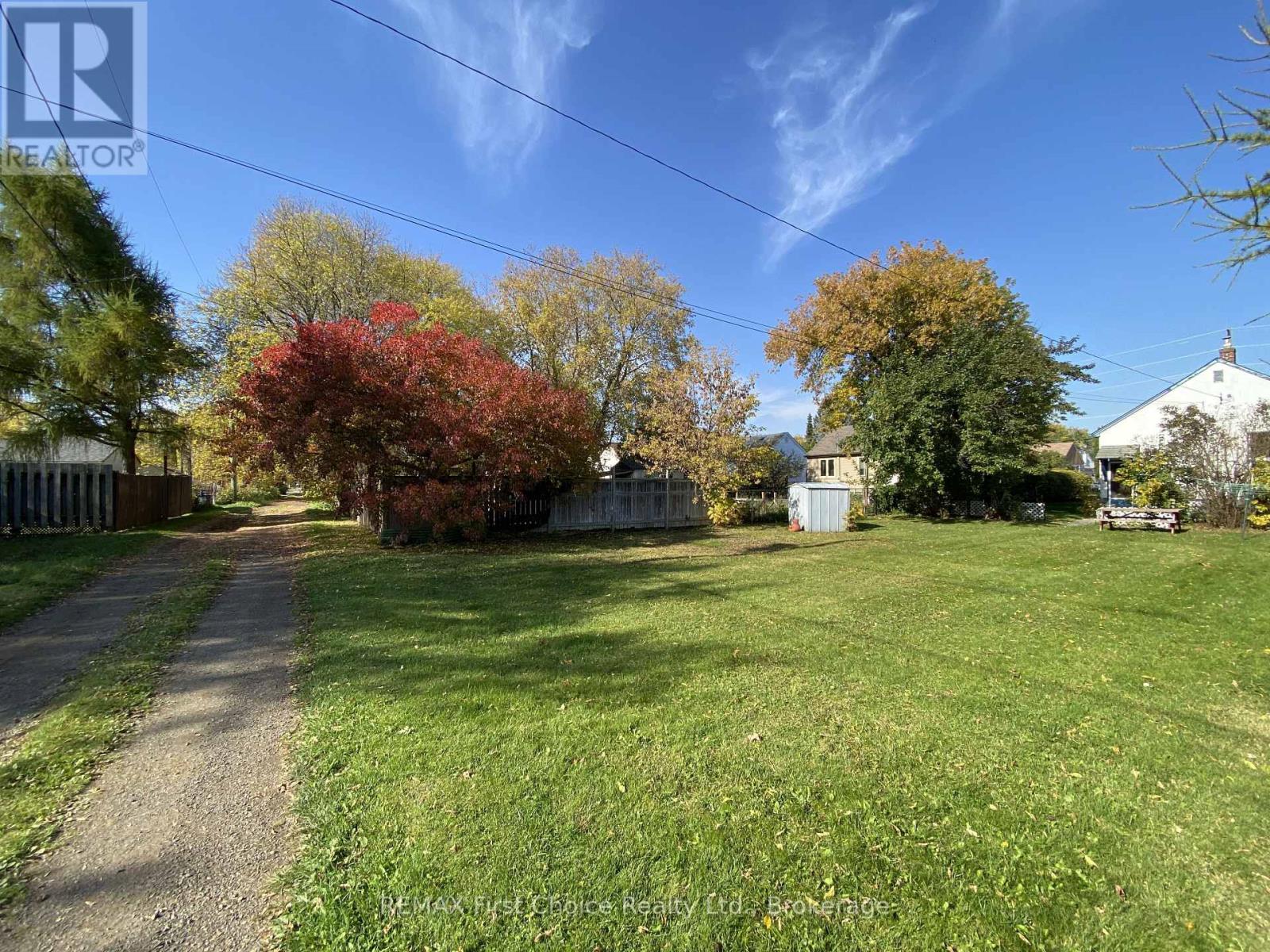 262 Empire Avenue Property Photo 3