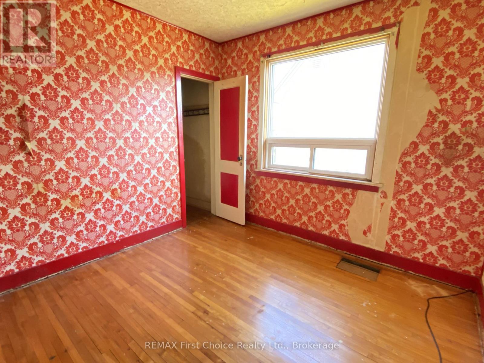 262 Empire Avenue Property Photo 5