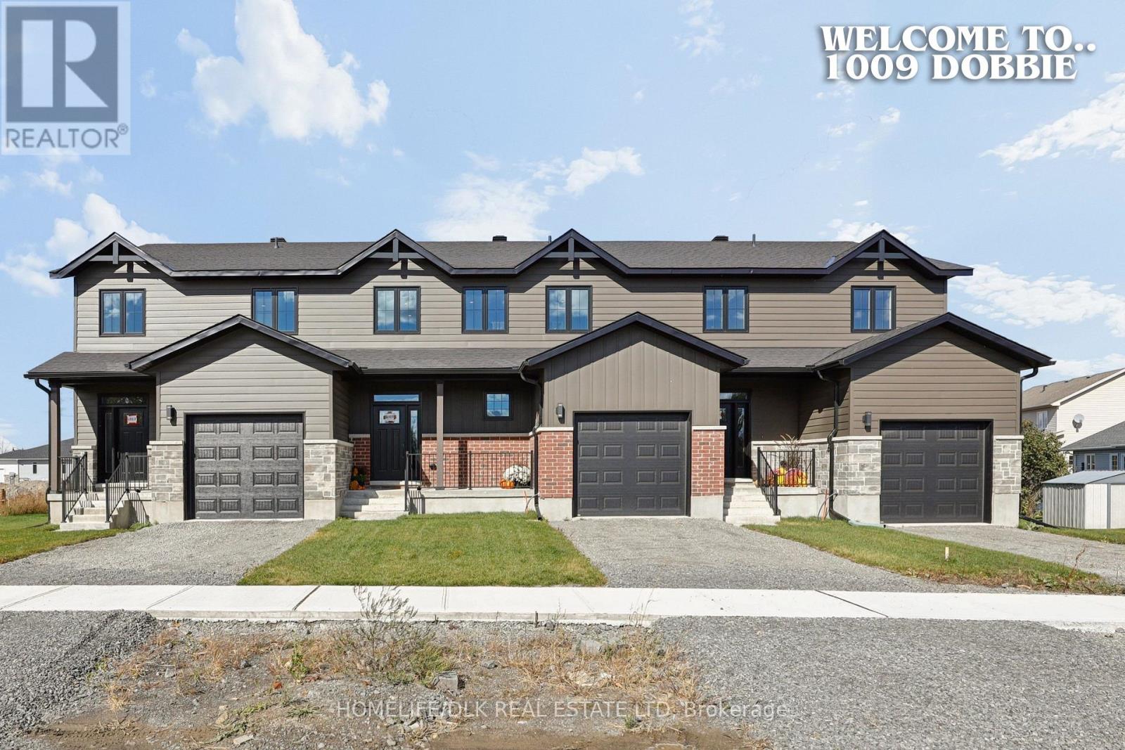 1009 Dobbie Street Property Photo 1