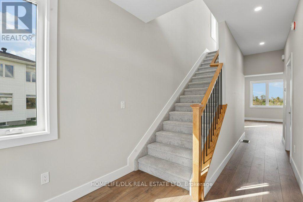 1013 Dobbie Street Property Photo 6