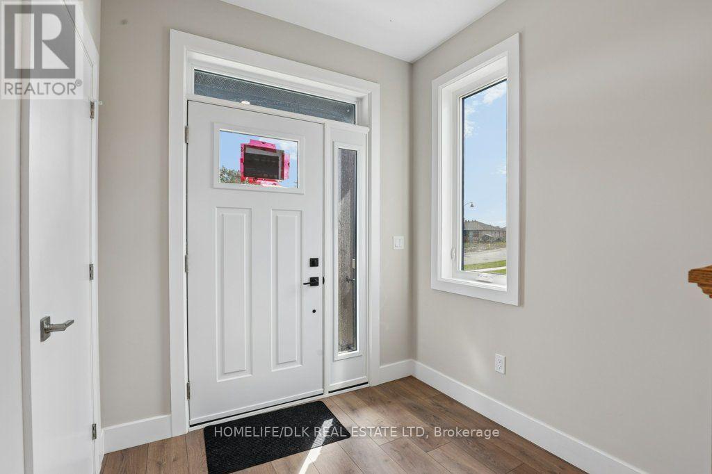 1013 Dobbie Street Property Photo 7
