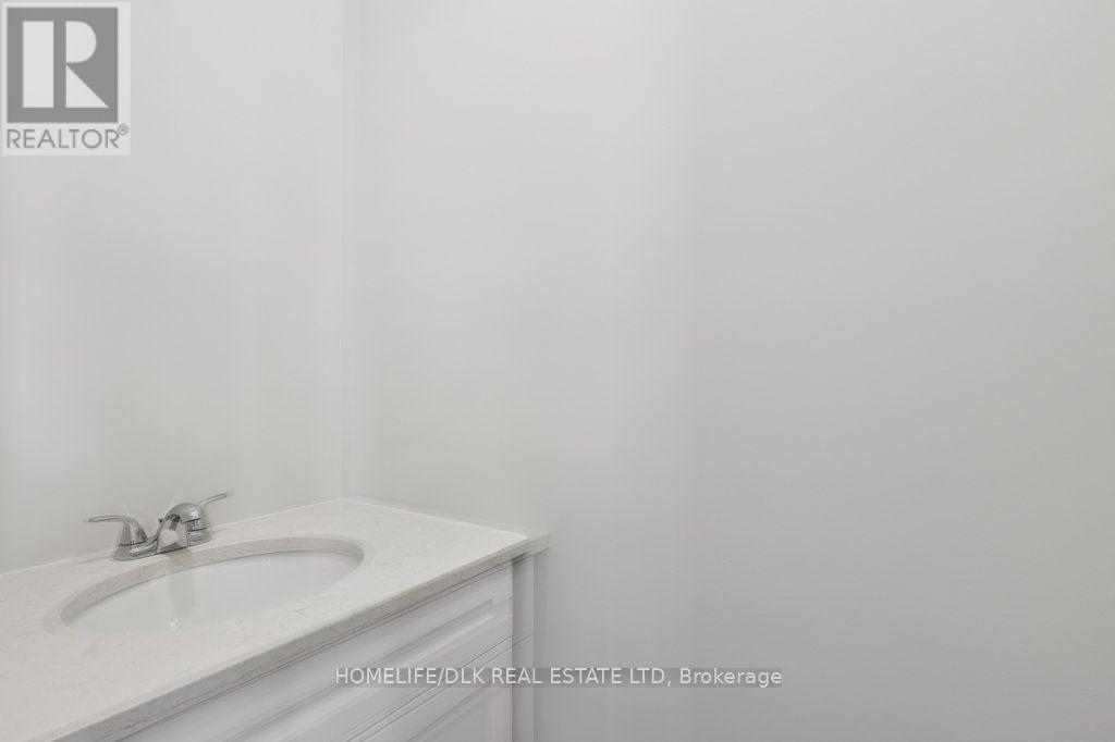 1013 Dobbie Street Property Photo 8