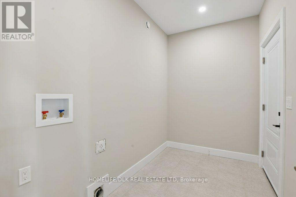 1013 Dobbie Street Property Photo 9