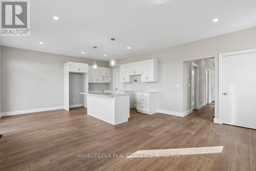 1013 Dobbie Street Property Photo 11