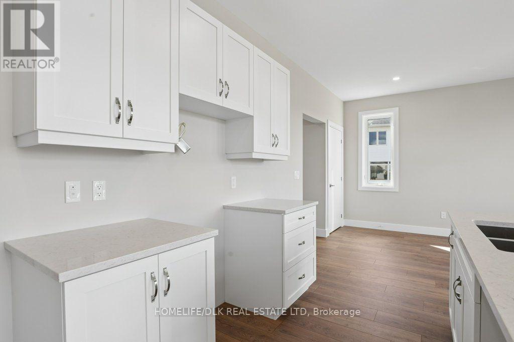 1013 Dobbie Street Property Photo 17