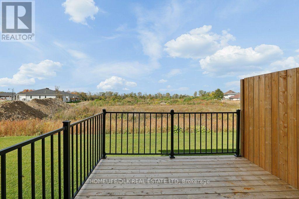 1013 Dobbie Street Property Photo 20