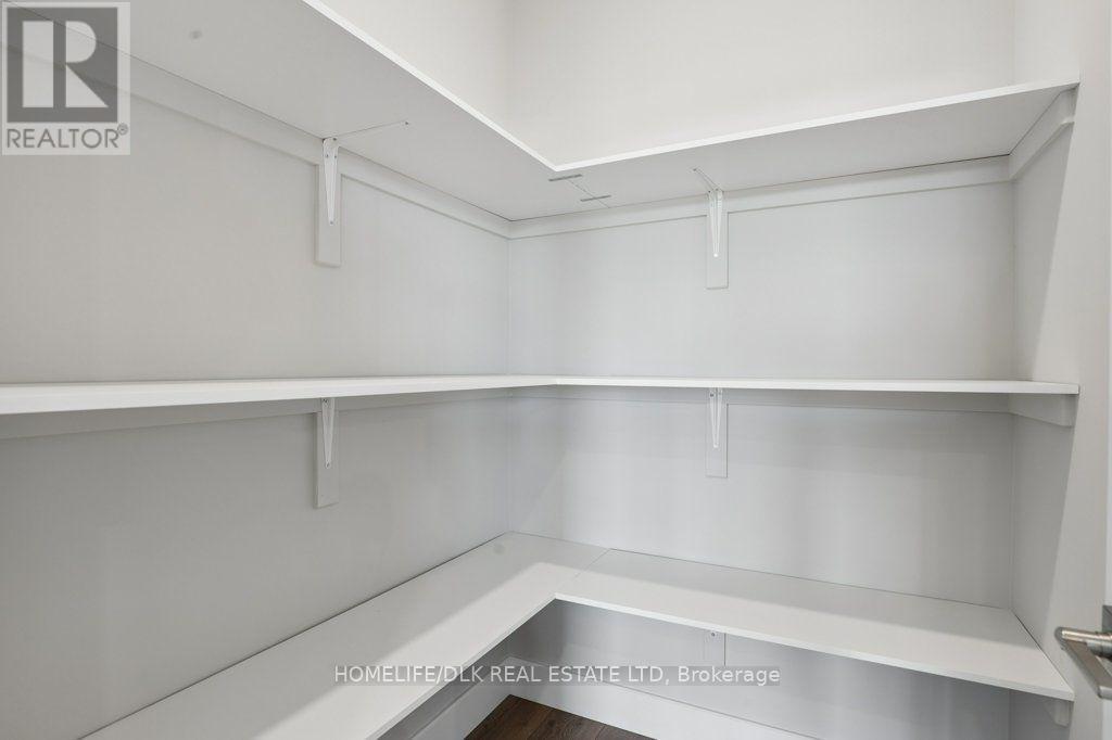 1013 Dobbie Street Property Photo 21