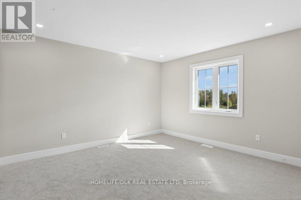 1013 Dobbie Street Property Photo 23
