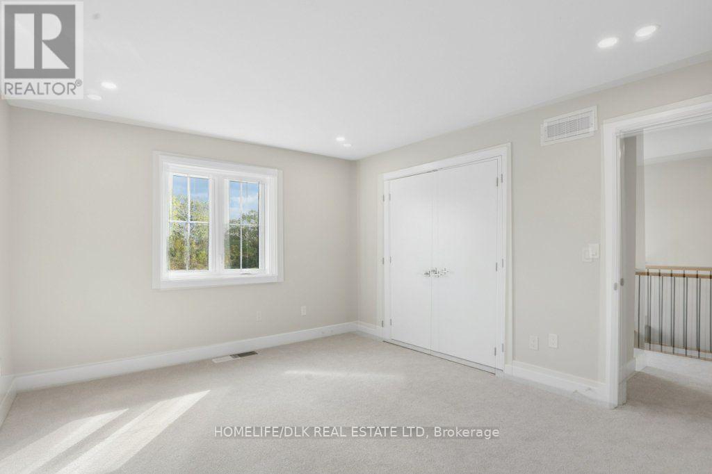 1013 Dobbie Street Property Photo 24