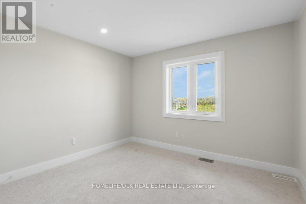 1013 Dobbie Street Property Photo 26