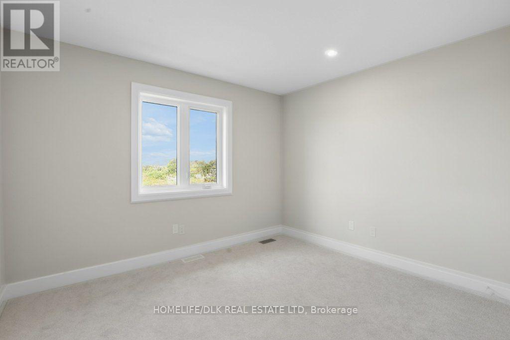 1013 Dobbie Street Property Photo 28