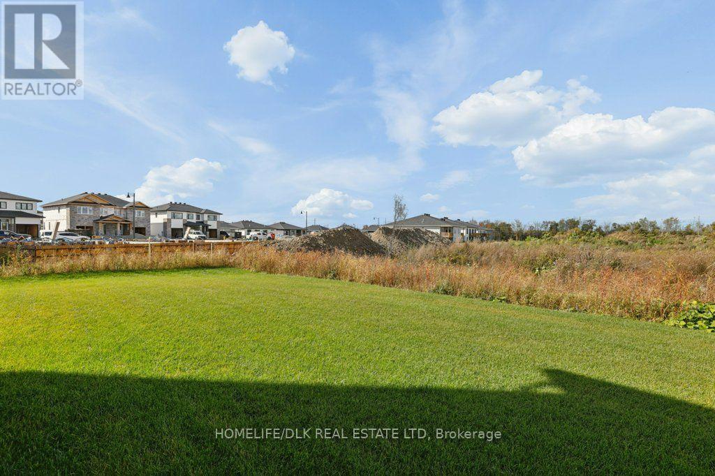 1013 Dobbie Street Property Photo 31