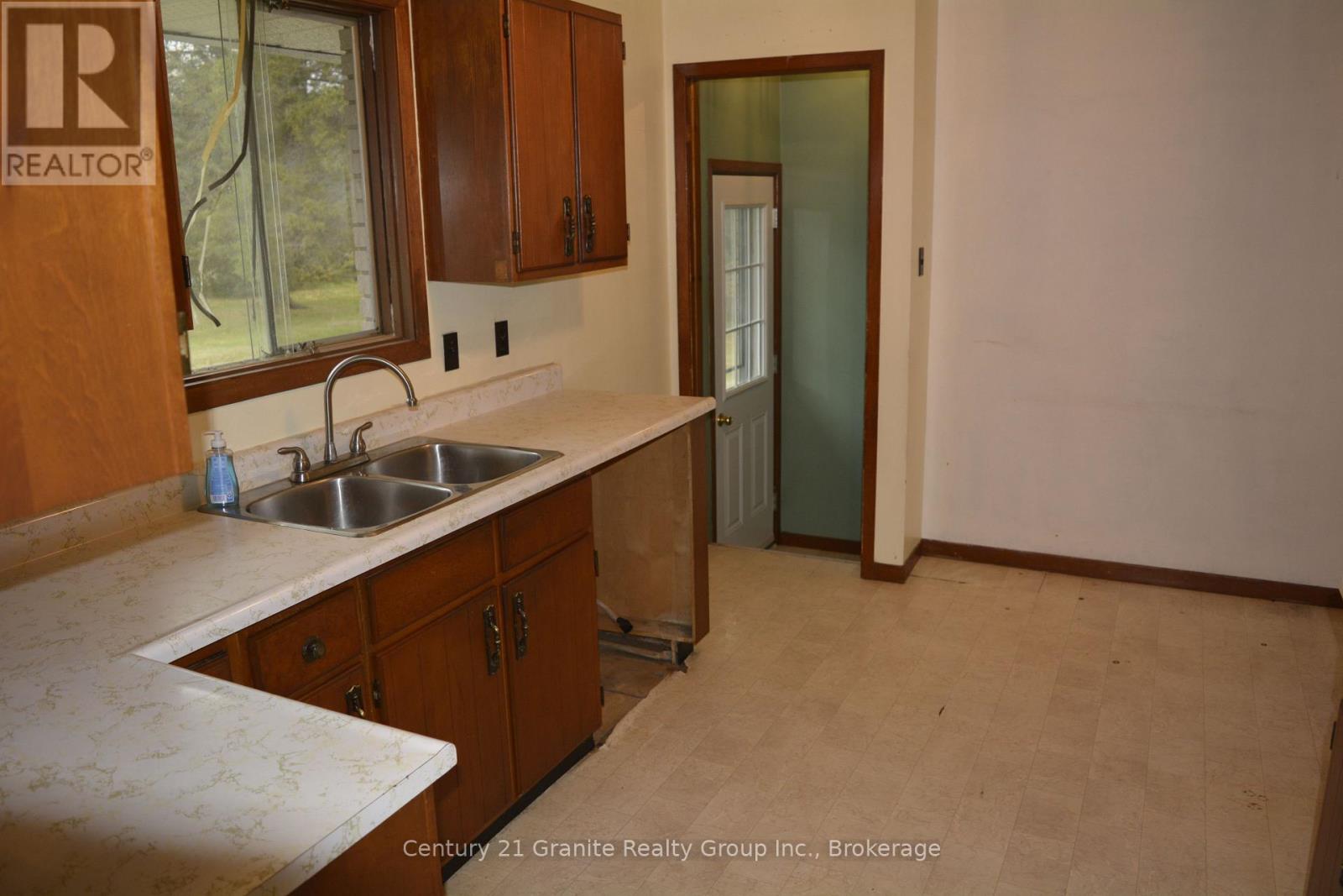 31289 Hwy 62 N Property Photo 10