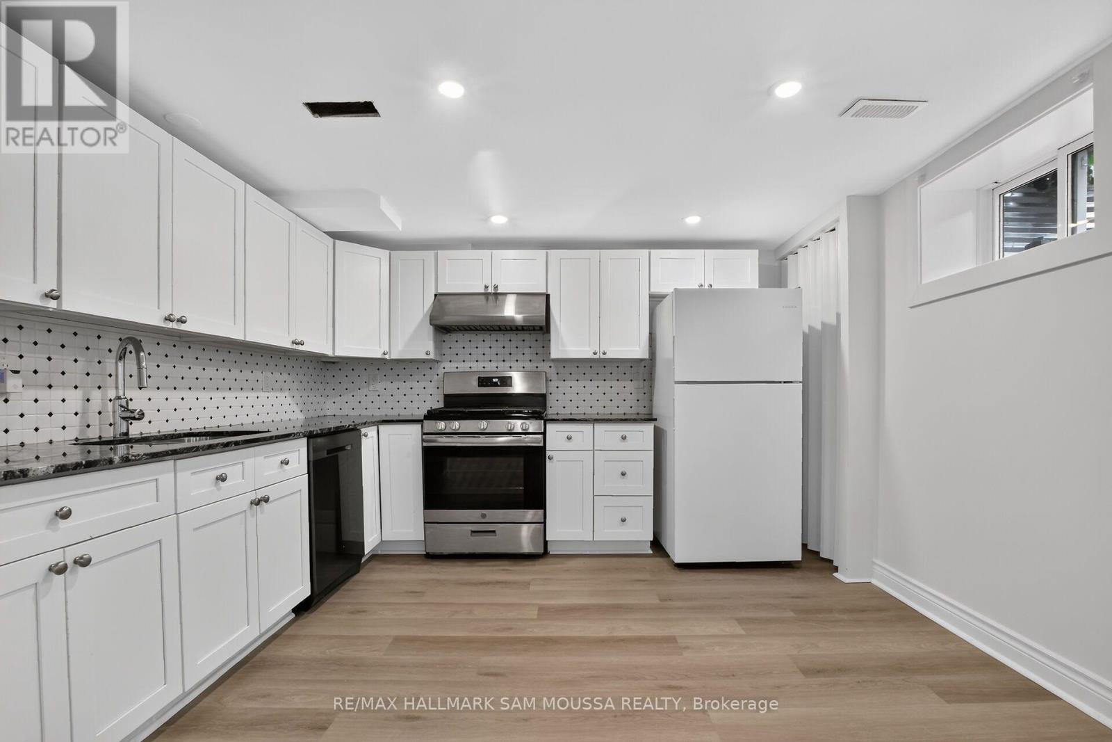 971b Blythdale Road Property Photo 12