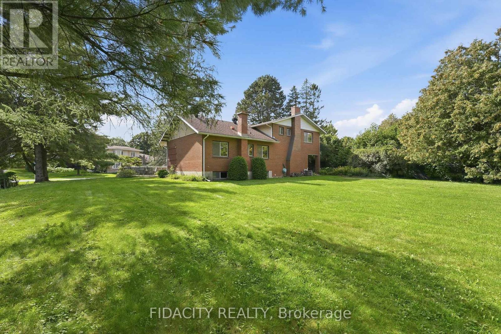 45 Cortleigh Drive Property Photo 4