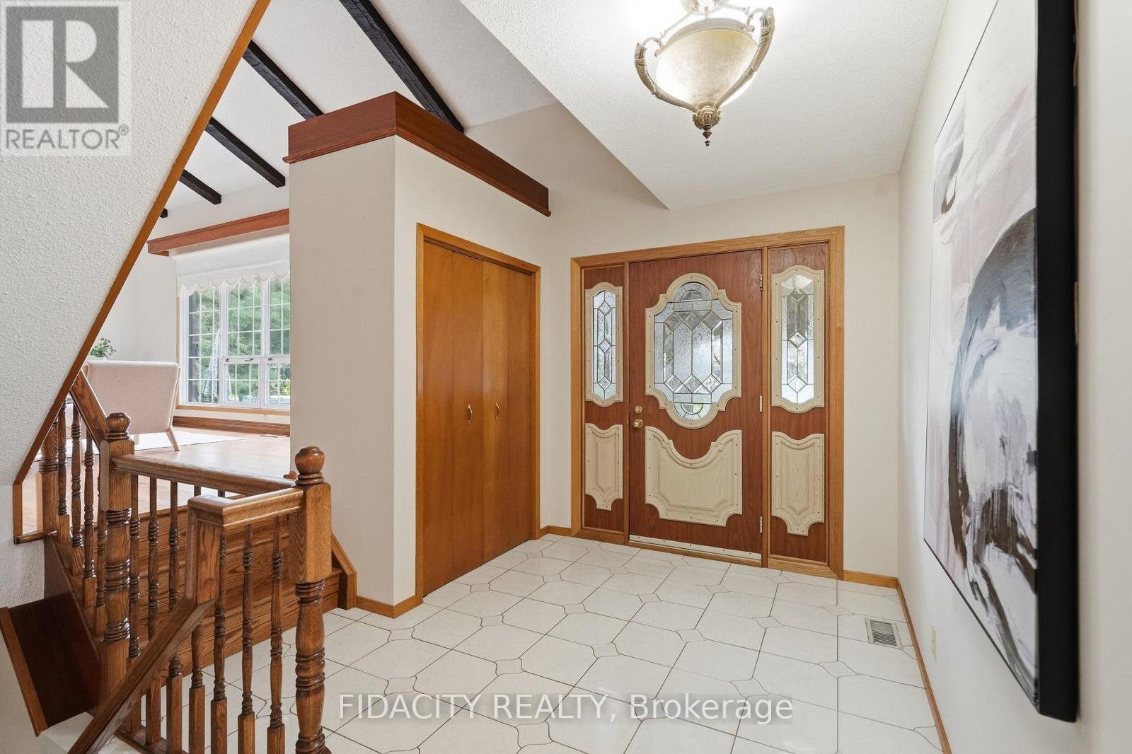 45 Cortleigh Drive Property Photo 5