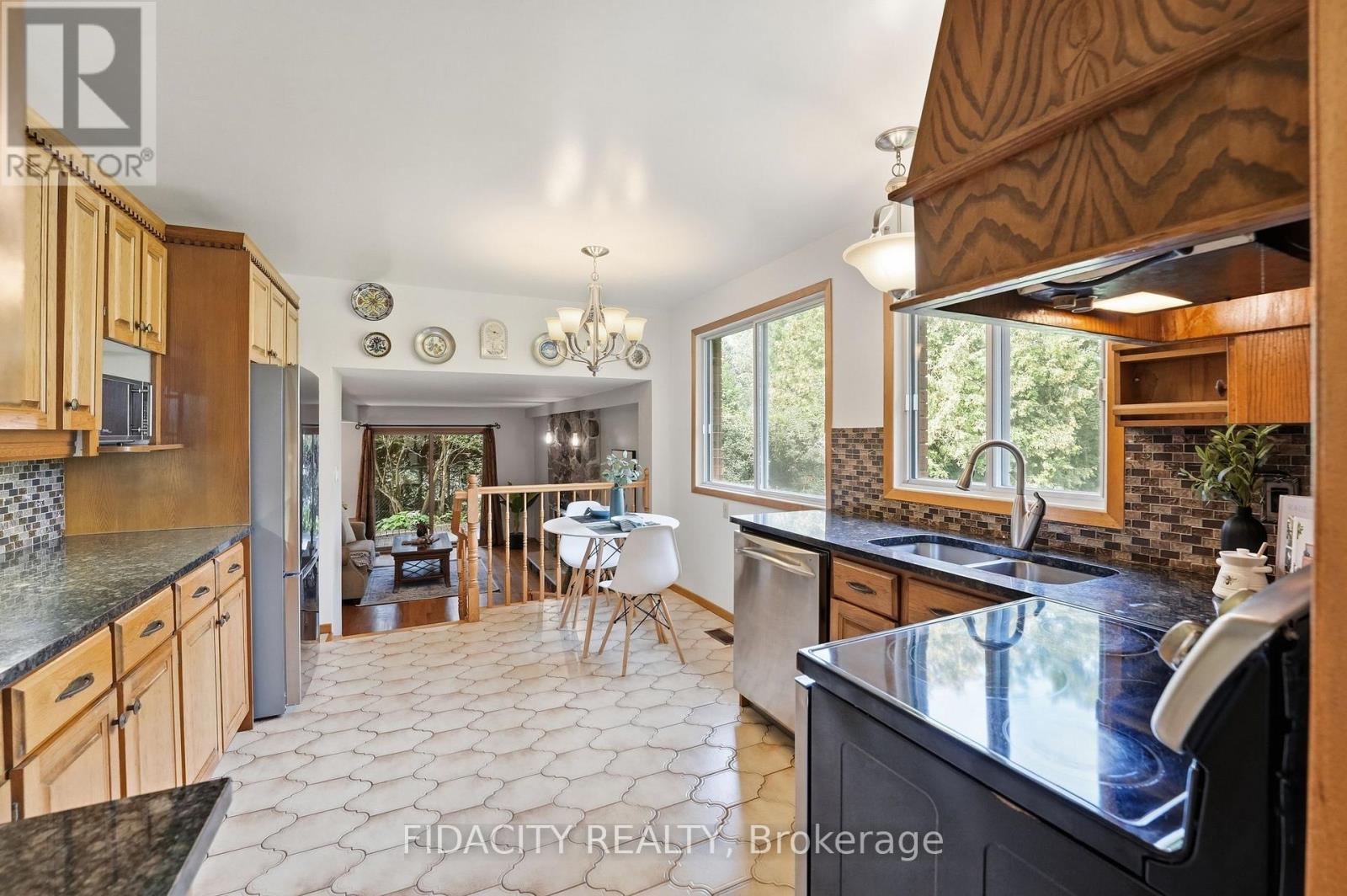 45 Cortleigh Drive Property Photo 14