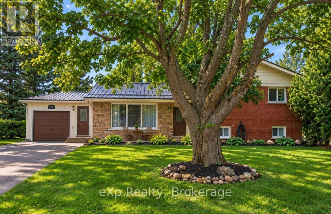165 Victoria Street W Property Photo 1