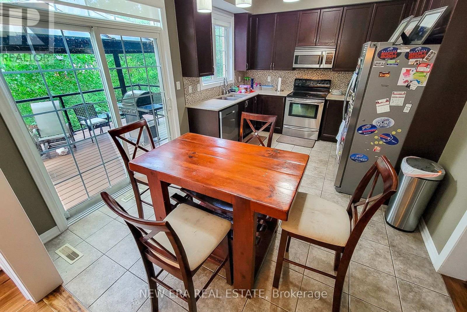 128 Montreal Circle Property Photo 16