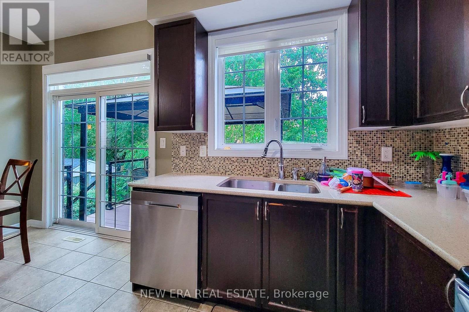 128 Montreal Circle Property Photo 20