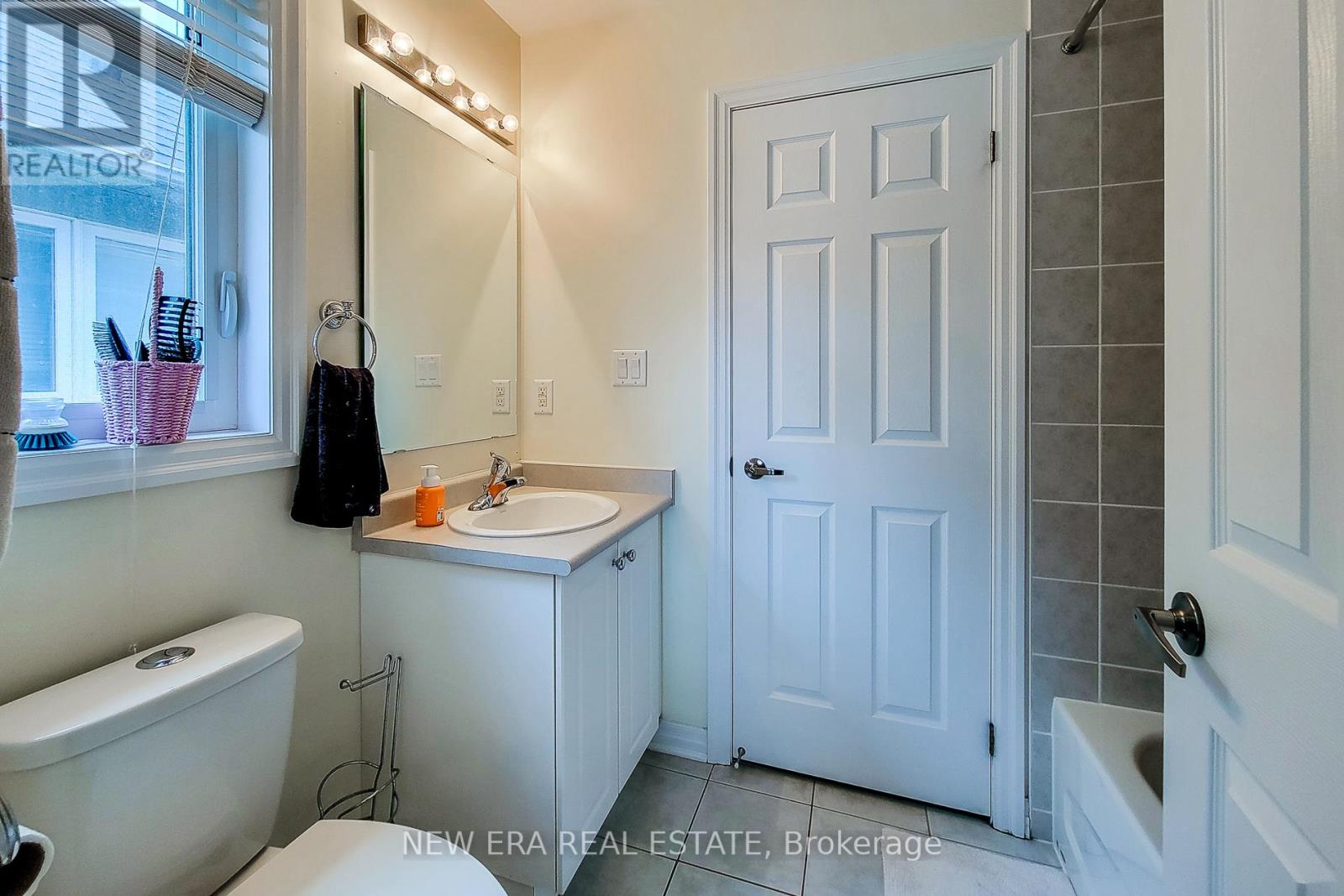 128 Montreal Circle Property Photo 34