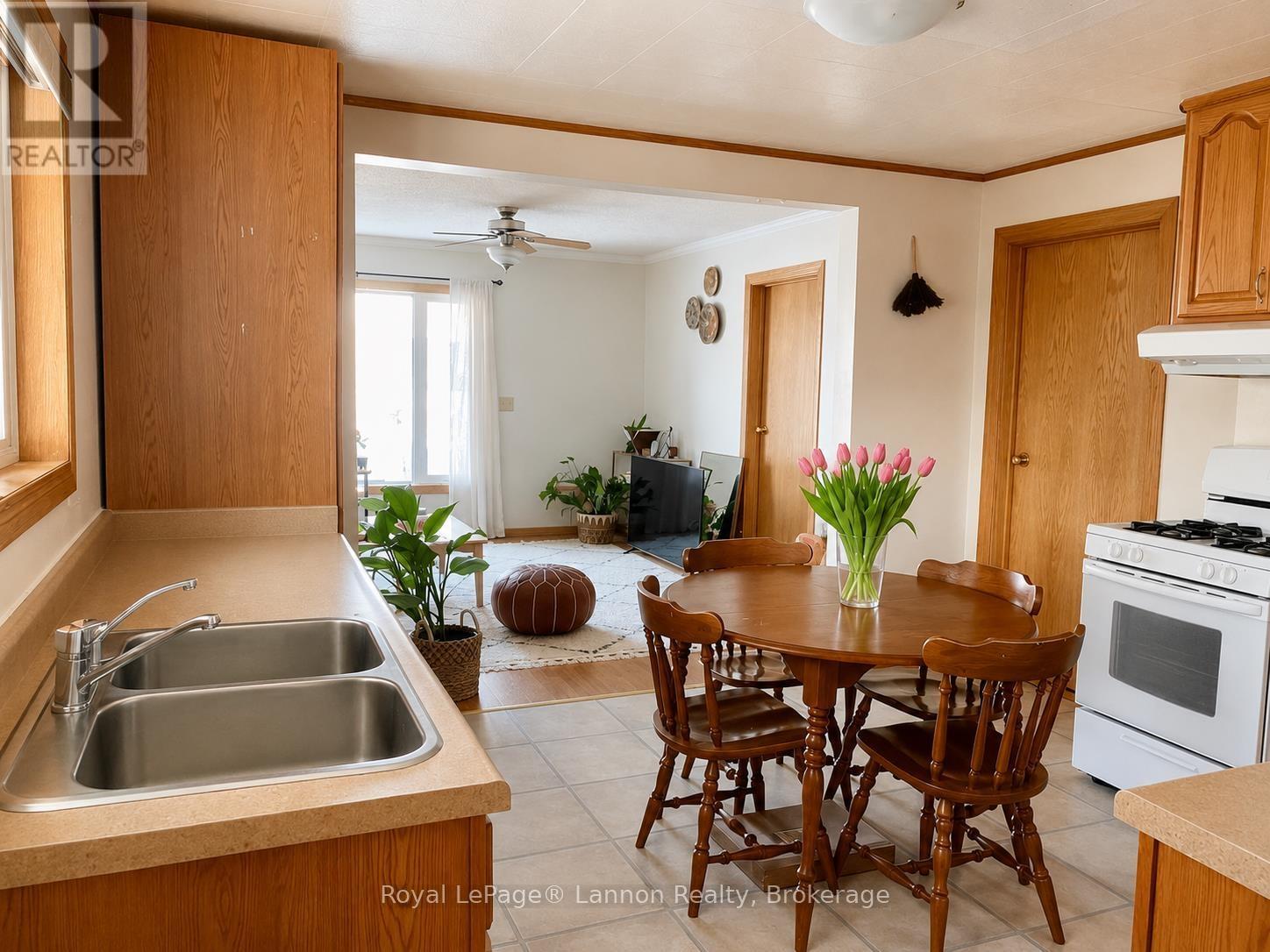123 Burns Street Property Photo 5