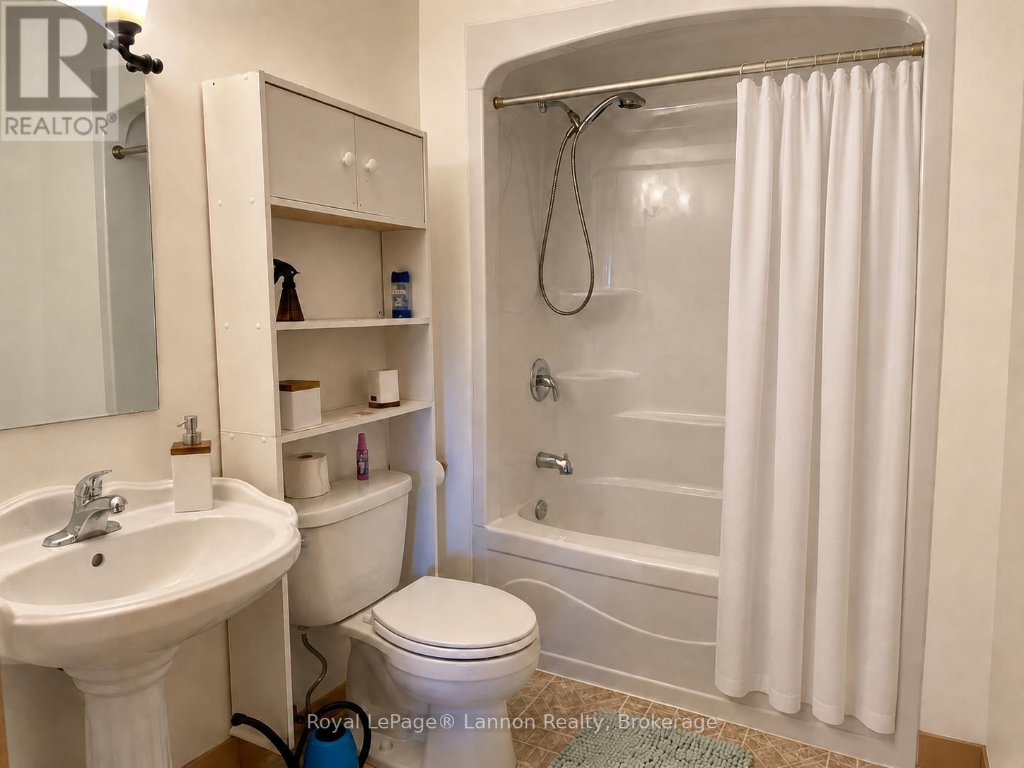 123 Burns Street Property Photo 7